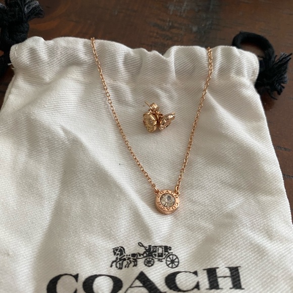 Coach Women's Signature Stone Tea
Rose 3-Piece Jewelry Set necklace earrings BN - Picture 10 of 11